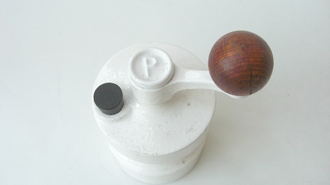 VINTAGE Robert Welch PEPPER GRINDER MILL：ヴィンテージ ペッパーミル 白