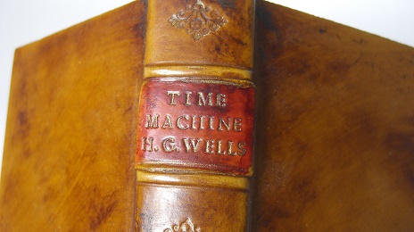 TIME MACHINE H.G.WELLS DESK CLOCK [The Original Book Works]