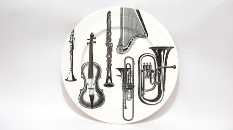 イギリス 楽器が描かれたお皿 26.5cm：BLISS & BLAZE LONDON ENGLAND