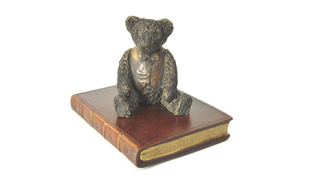 ブック型 熊のペーパーウェイト ブロンズ B0563 The Original Book Works