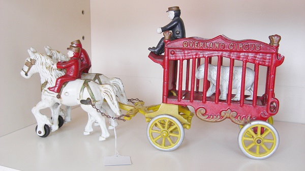 Cast iron Overland Circus toy 鋳鉄製 オーバーランドサーカスのおもちゃ